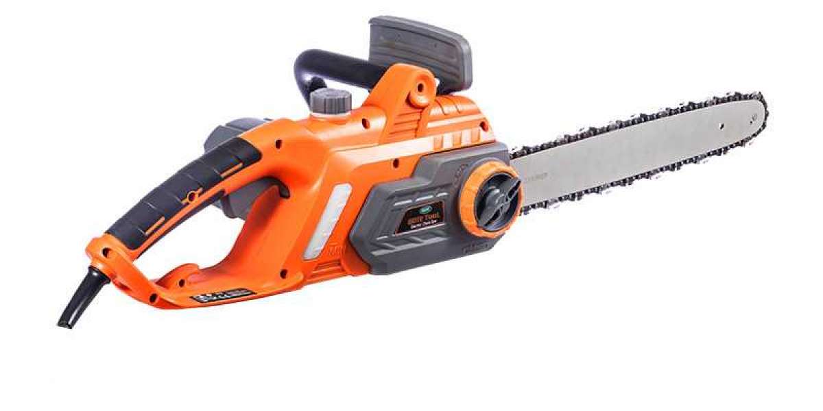 Safety Precautions When Using Automatic Chainsaw Picture