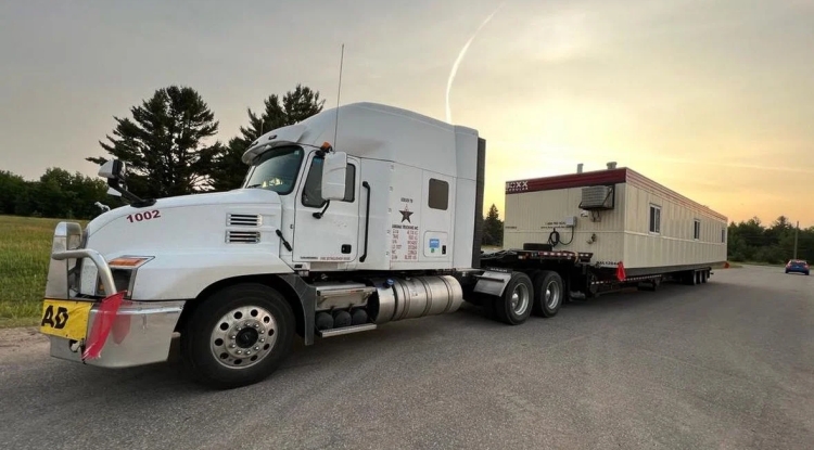 Why You Should Choose Professional Services for Oversized Load Transportation - Bipko Biz