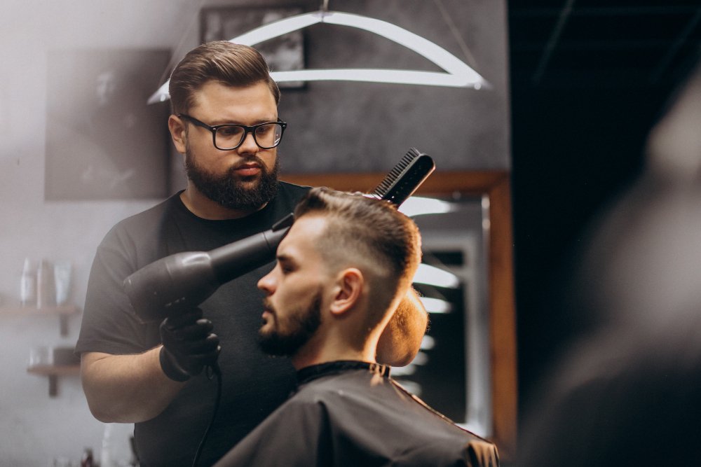 Experimente el mejor cuidado personal con Serveis Complets Bandits Barber Shop Andorra
