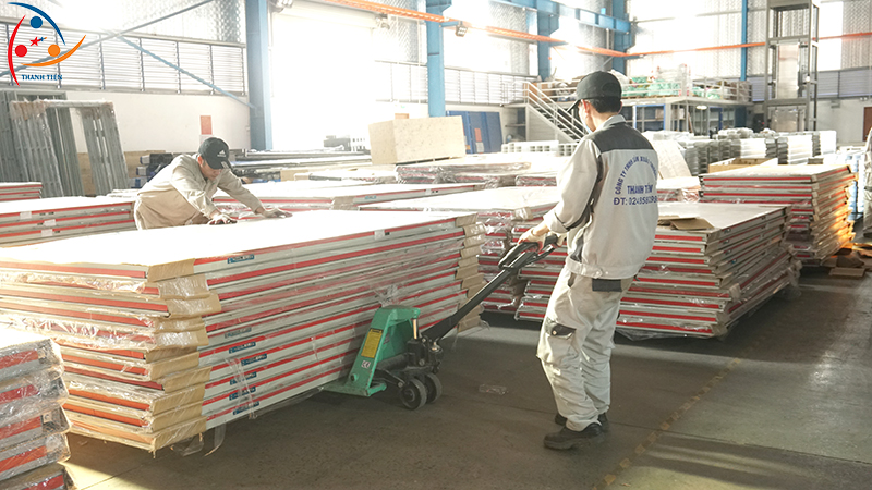 Cửa chống cháy Thành Tiến giá từ 1tr750k/m2 đã kiểm định PCCC